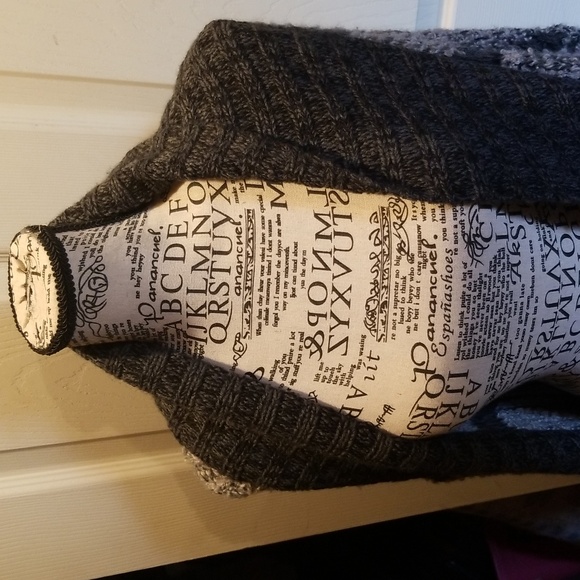 Woman's 1X sweater - Picture 3 of 5